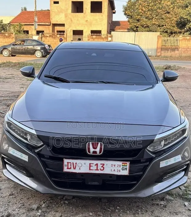 Honda Accord Touring 2.0T 2018 · Photo 1