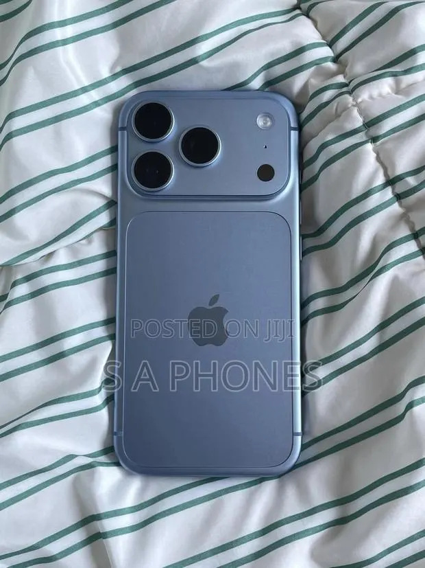 New Apple iPhone 18 Pro Max 512 GB Blue · Photo 1