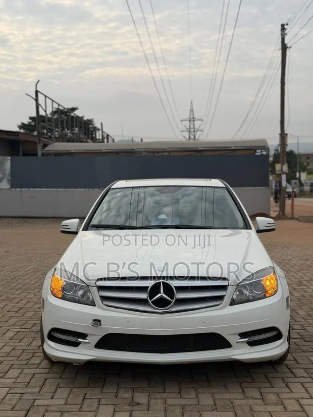 Mercedes-Benz C300 2014 White · Photo 1