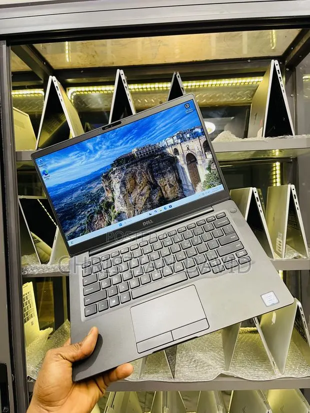Laptop Dell Latitude 7300 16GB Intel Core i5 SSD 256GB · Photo 1