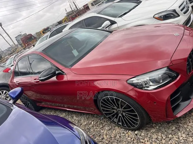 Mercedes-Benz C300 Sport 4Matic Sedan AWD (2.0L 4cyl 7A) 2017 Red · Photo 1