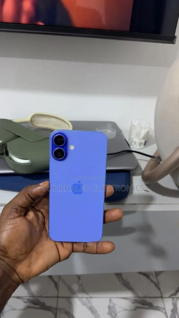 Apple iPhone 16 Plus 128 GB Blue · Photo 1
