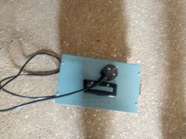 Debeaker Available · Photo 1