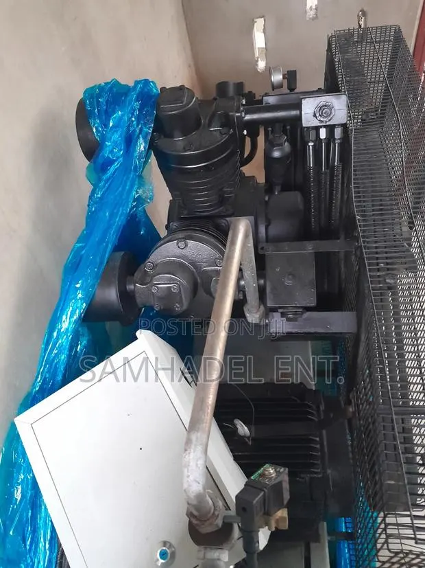Industrial Compressor With Tank · Photo 2