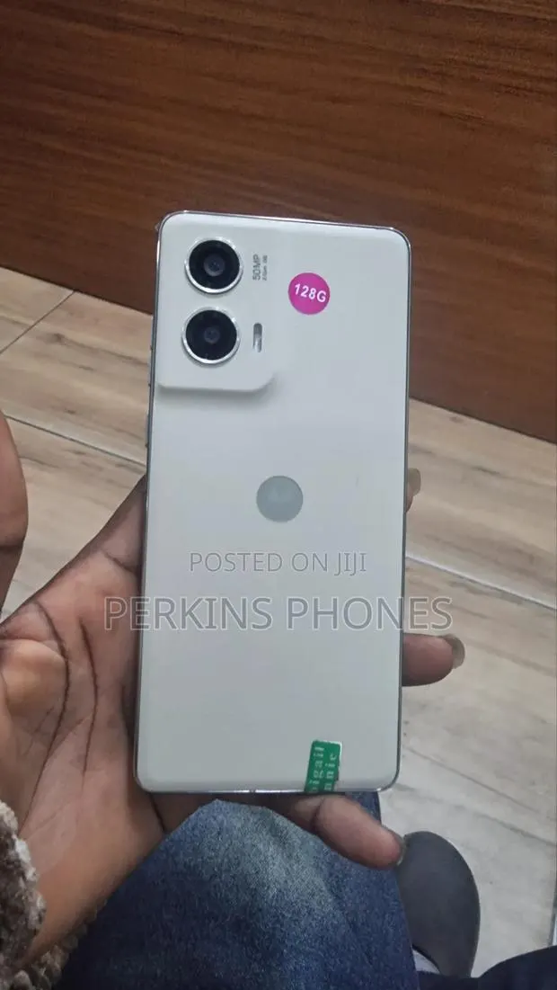 New Motorola Moto G Stylus 5G (2024) 128 GB Gold · Photo 1
