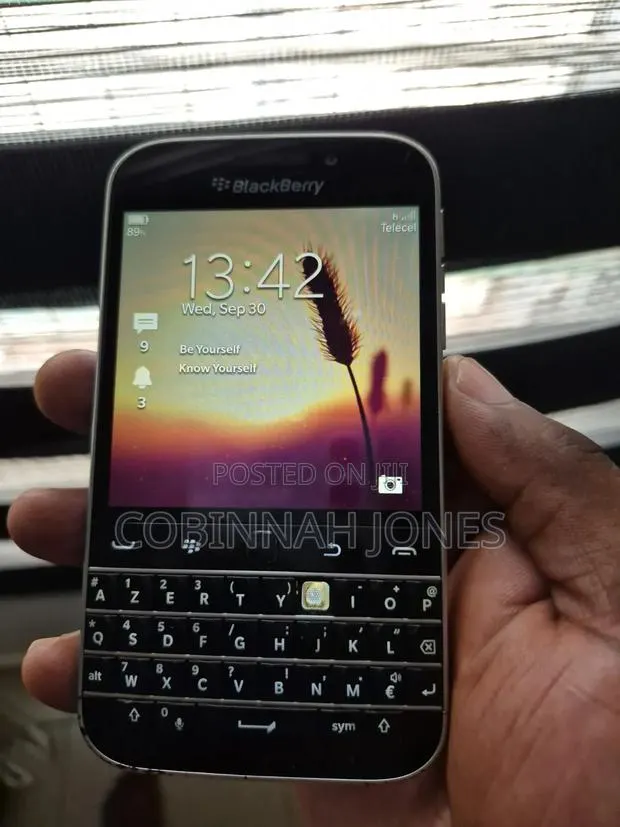 BlackBerry Classic 16 GB Black · Photo 1