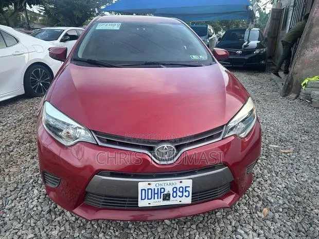 Toyota Corolla 2016 Red · Photo 1