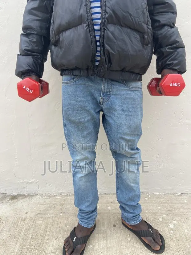 Original Dumb Bells 4kg Available at Cool Price · Photo 1
