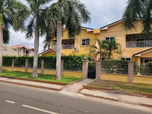 4bdrm Duplex in Suadom Properties, Baatsona Total for rent · Photo 1