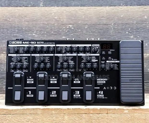 Boss Me-90 Multiple Guitar Effects Pedal · Photo 1