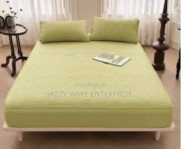 Queen Size Waterproof Bedsheet · Photo 1