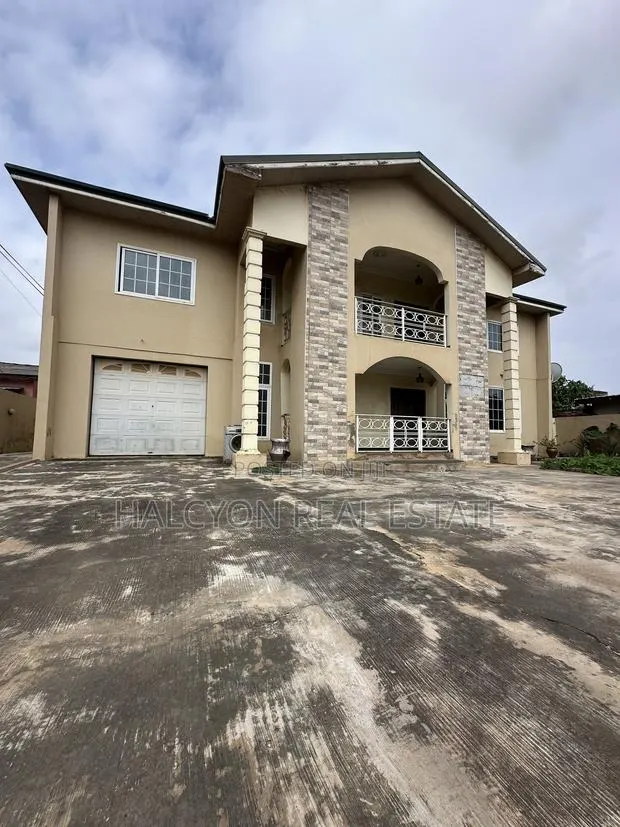 Furnished 7bdrm Duplex in Accra Metropolitan for rent · Photo 1