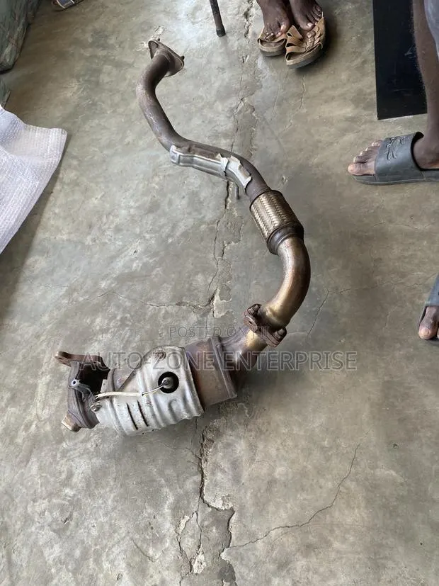 Honda Civic,Accord 2017-2025 Exhaust Catalytic Converter · Photo 1