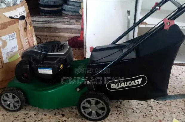Qualcast Lawn Mower · Photo 1