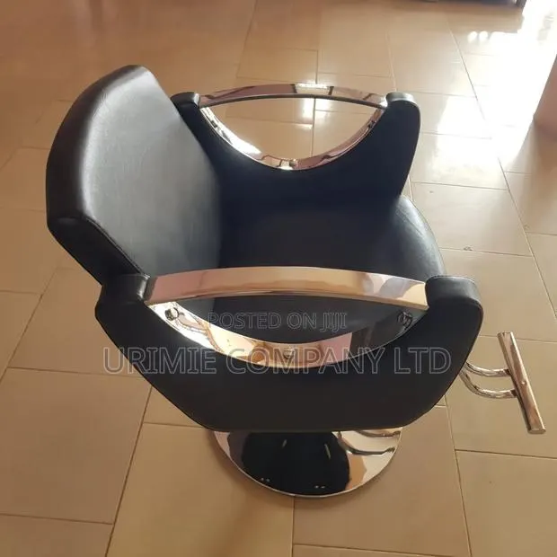 Barbering/Styling Chair · Photo 2