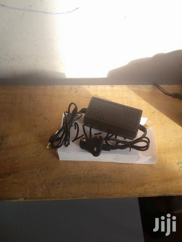 12v to 2a Adapter · Photo 1