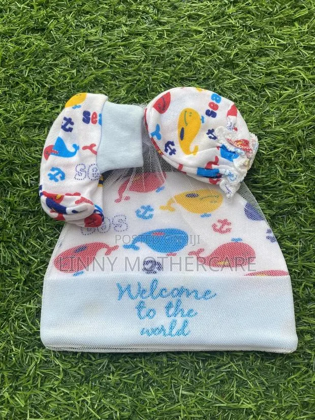 Baby Hat, Mitten Socks Set · Photo 3