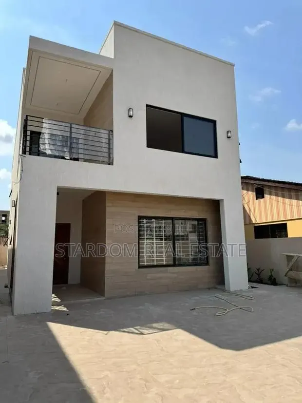 4bdrm Duplex in Spintex Community 18, Lashibi for sale · Photo 1