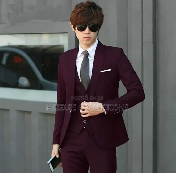 Quality Next 3 Pieces Suit · Photo 1