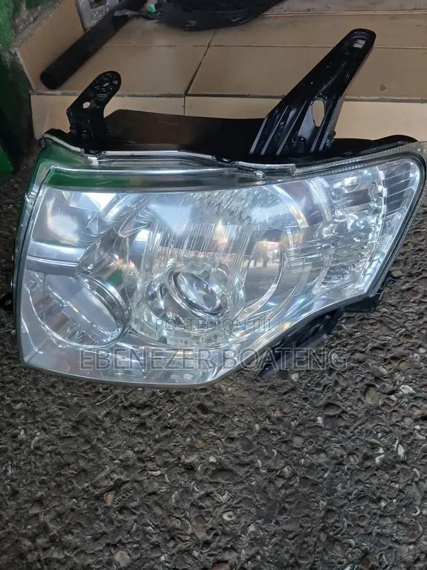 Mitsubishi Pajero 4N40 Headlight Left Sade Home Use · Photo 2