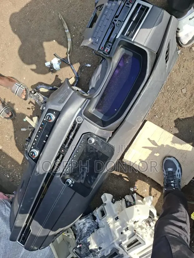 Ooutlander Dashboard 2022,2023,2024,2025,2026 · Photo 1