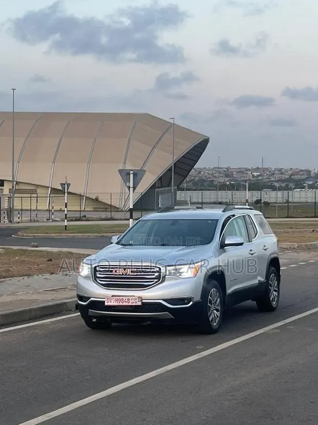 GMC Acadia 2019 Gray · Photo 1
