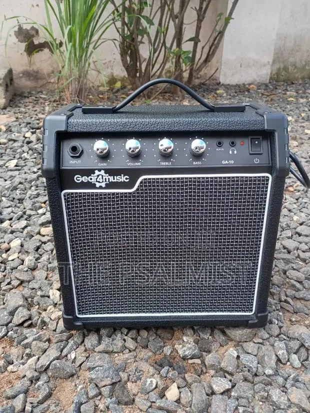 Gear4Music GA'10 Guitar Combo · Photo 1