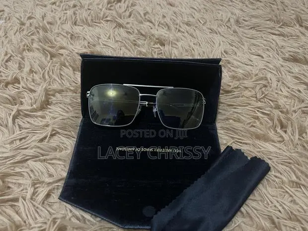 Original Privé Revaux "Rico" Square Navigator-Style Sunglasses · Photo 3