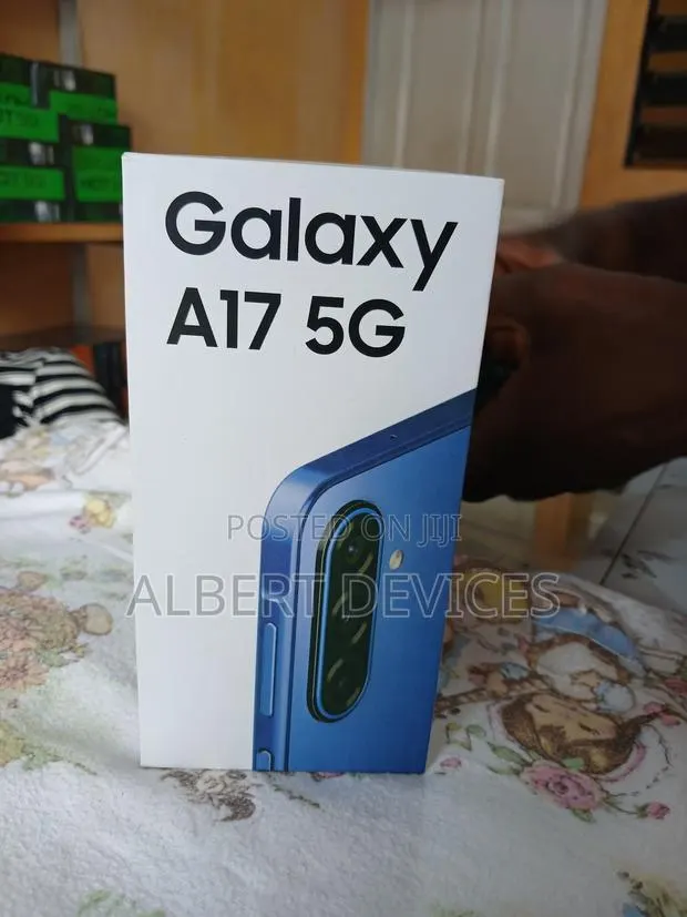 New Samsung Galaxy A17 5G 256 GB Blue · Photo 1