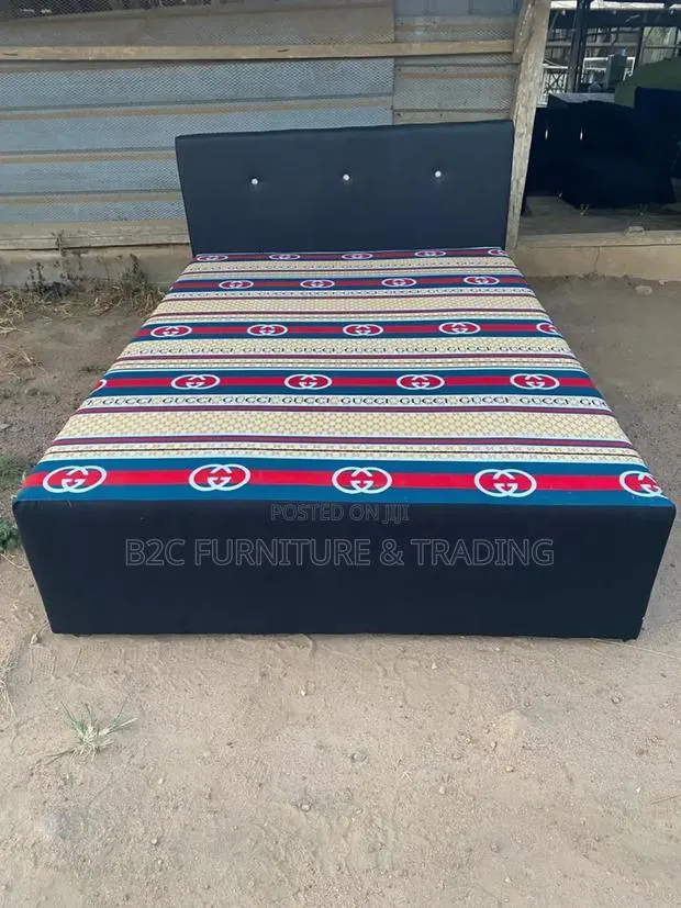 Double Bed Inbuilt · Photo 1