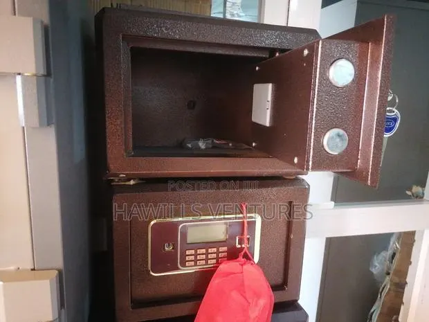 Money Safe · Photo 1