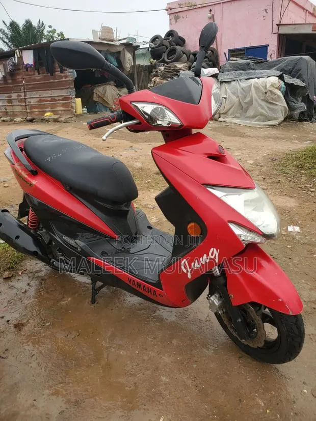 Yamaha 2013 Red · Photo 1