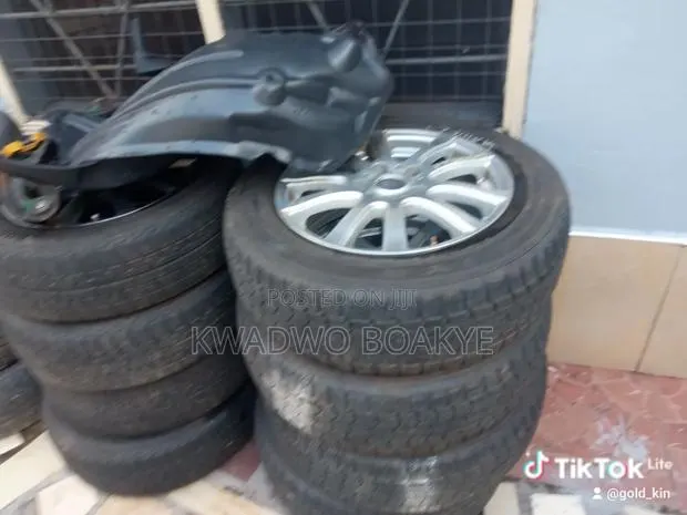 Car Tyres and Rims · Photo 1