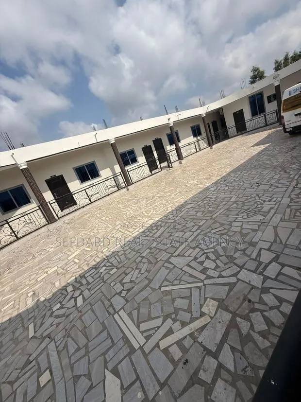 Hostel for Sale – Prime Investment Opportunity. · Photo 1