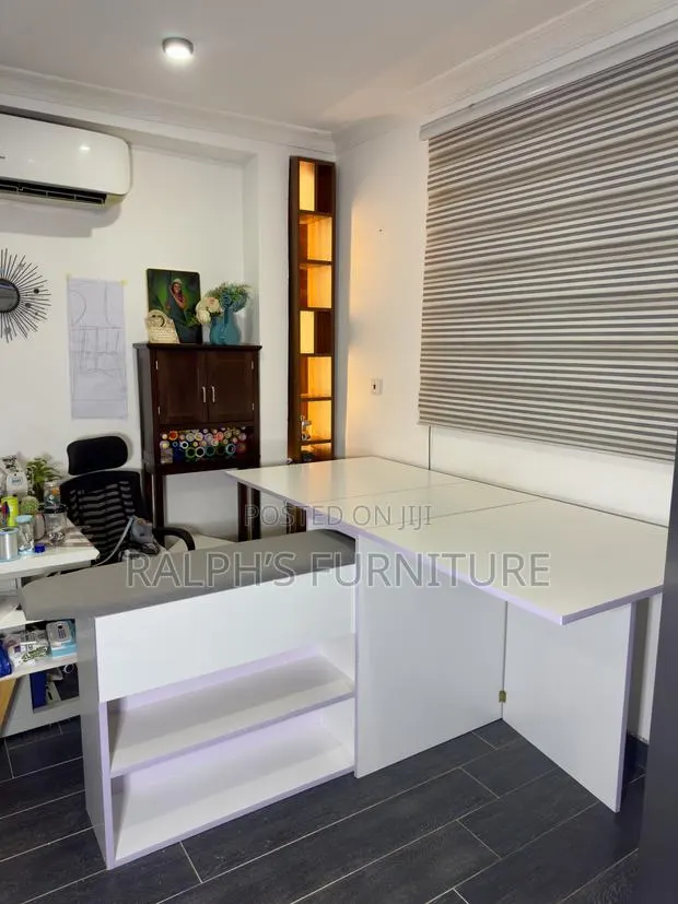 Foldable Table · Photo 1