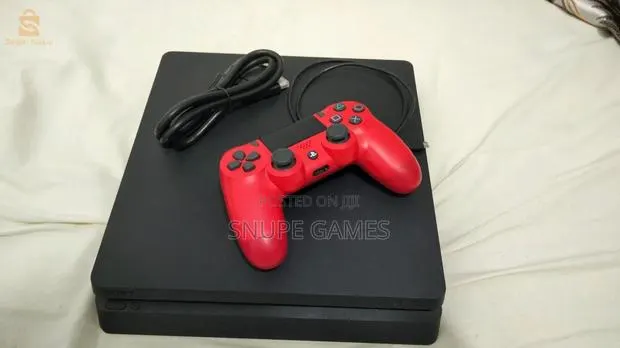 Jailbroken Ps4 Slim With Games · Photo 1