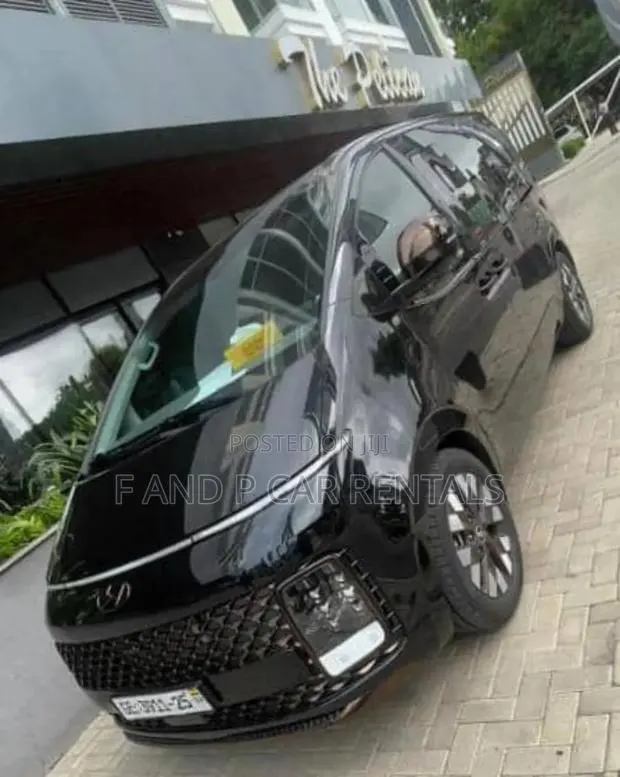 Hyundai Staria 9-Seater for Rent · Photo 1