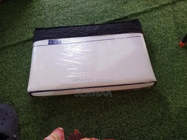 Memory Foam Pillow · Photo 1