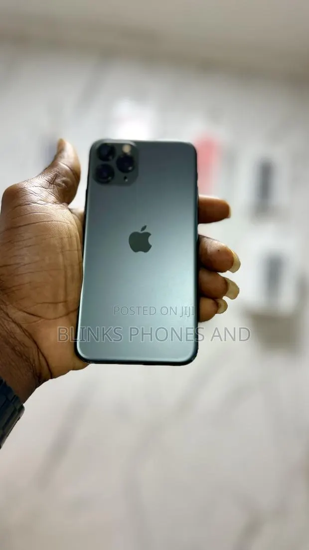 Apple iPhone 11 Pro 64 GB Green · Photo 1