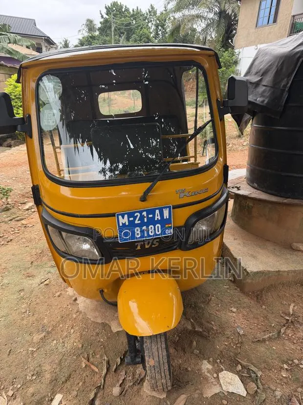 TVS 2019 Yellow · Photo 1