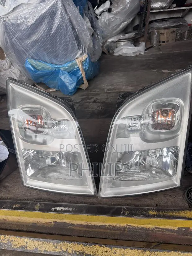 Ford Transit Headlight · Photo 1