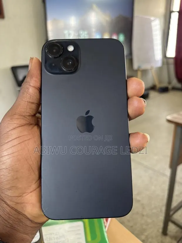 Apple iPhone 15 Plus 128 GB Black · Photo 1