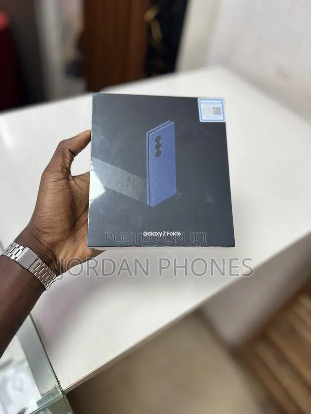 New Samsung Galaxy Z Fold6 1 TB Blue · Photo 1