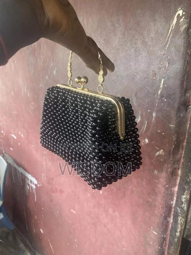 Beaded Bag · Photo 1