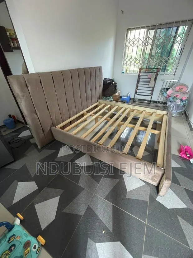 King Size Bed · Photo 4