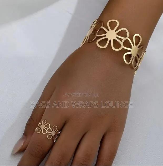 Bracelet and Ring Set · Photo 1