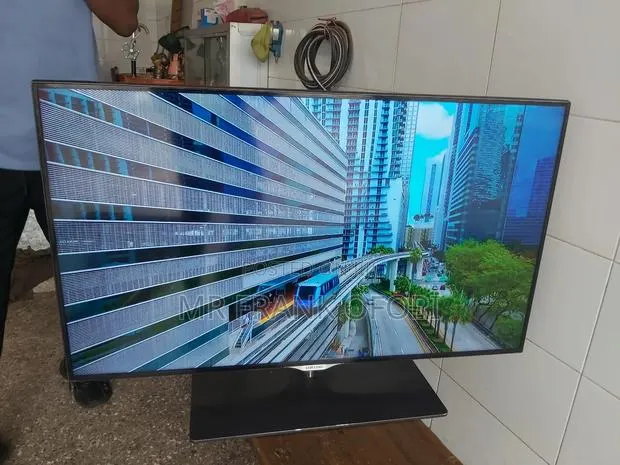 32 Inches Samsung Smart Tv · Photo 1