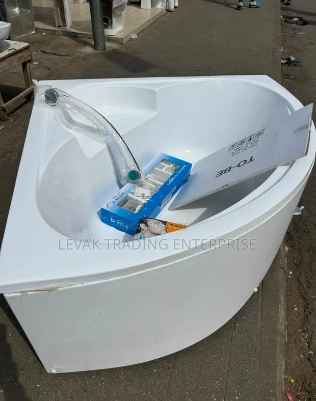 Bathtub + Shower, Jaccuzi Bathtub · Photo 1