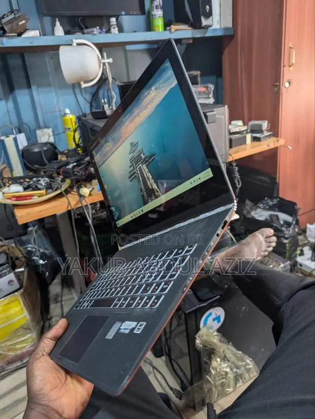 Laptop Lenovo Yoga 3 8GB Intel Core M SSD 512GB · Photo 1