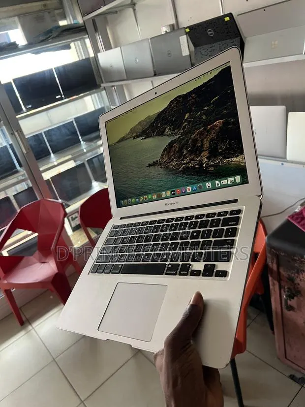 Laptop Apple MacBook Air 2013 4GB Intel Core i5 SSD 128GB · Photo 4